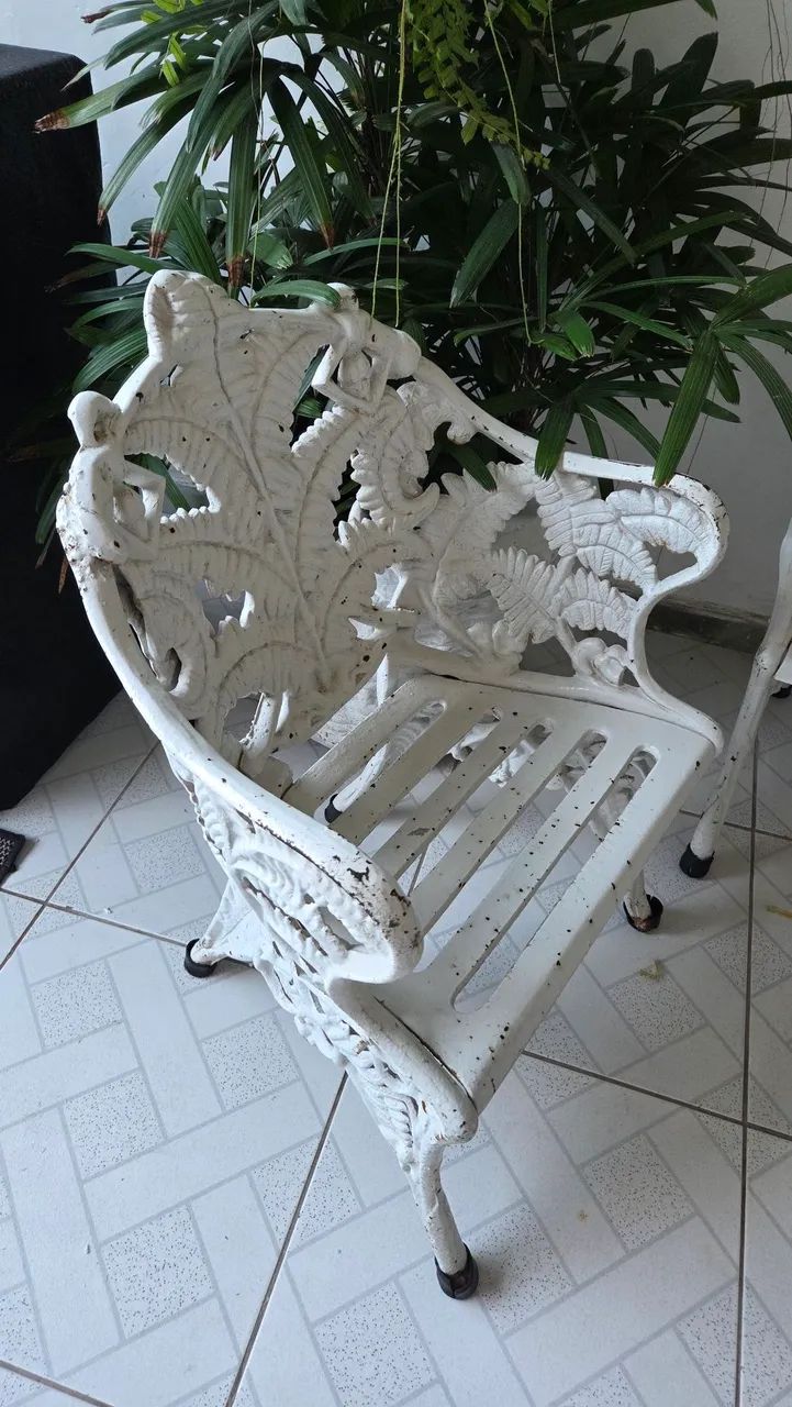 Conjunto Mesa e Cadeiras em Ferro Fundido  - Foto 5