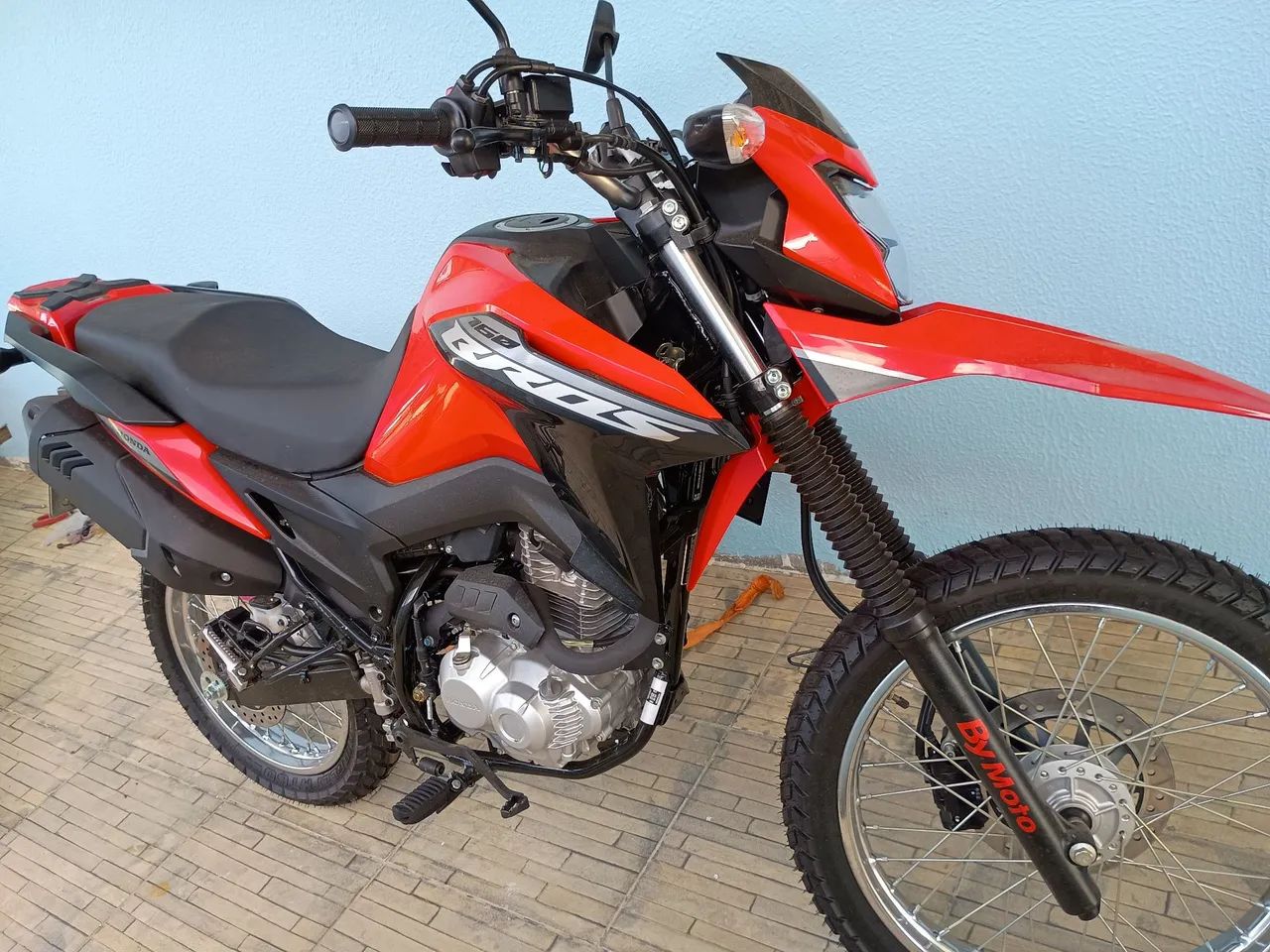 Bros zero km e já emplacada 