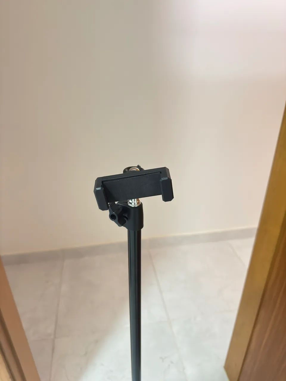 Tripé bastão para celular 