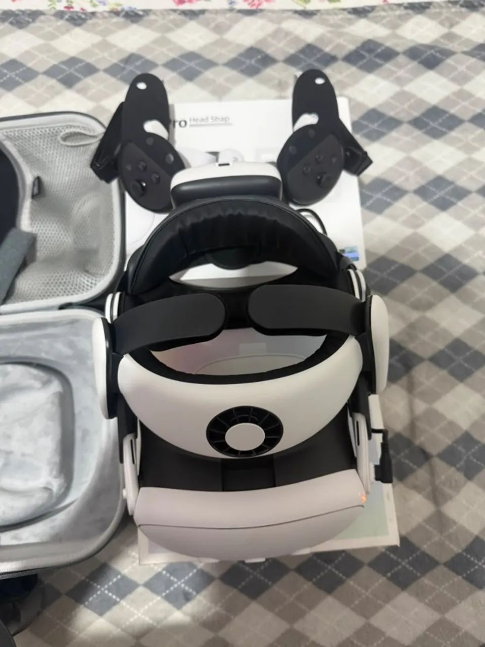 Meta Quest 3 128Gb + Bobo VR S3 Pro + Case para Headset + Capa de
