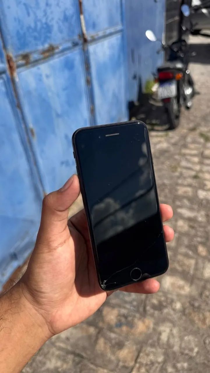 iPhone SE 2020 64GB, TROCO EM ALGUMA COISA - Foto 2