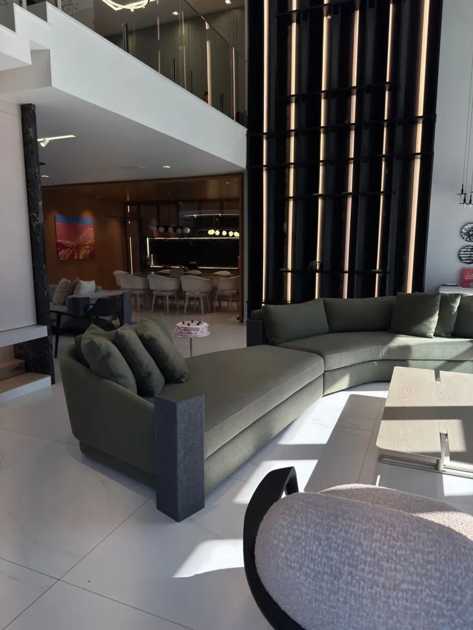 Mansão de Luxo Alphaville Fortaleza  5 Suítes, Energia Solar e Mobiliada