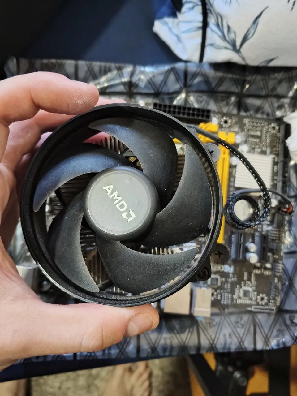 Ryzen 5 5600G + Cooler original da AMD (Wraith Stealth) - Foto 4
