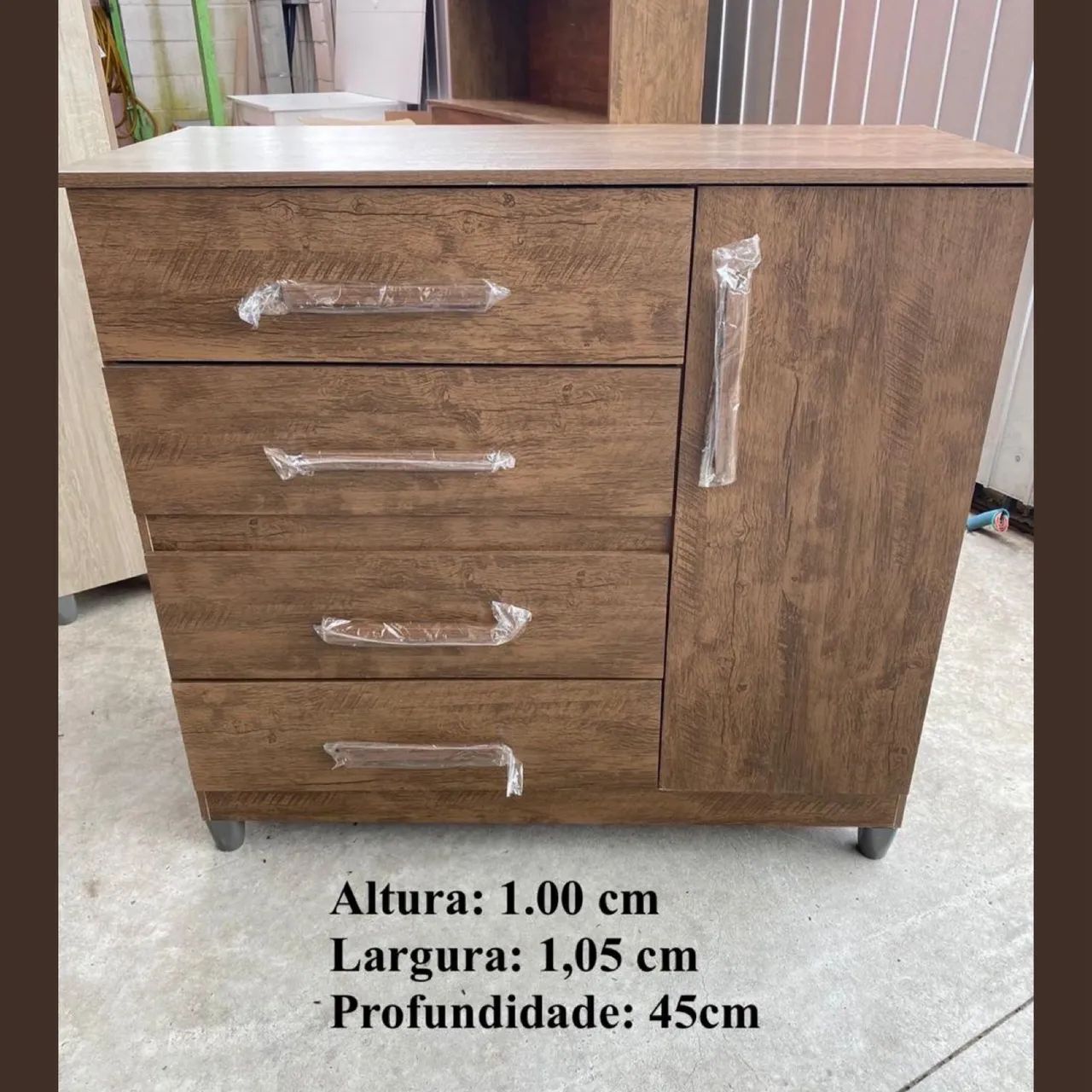Cômoda com 4 gavetas - entrego 