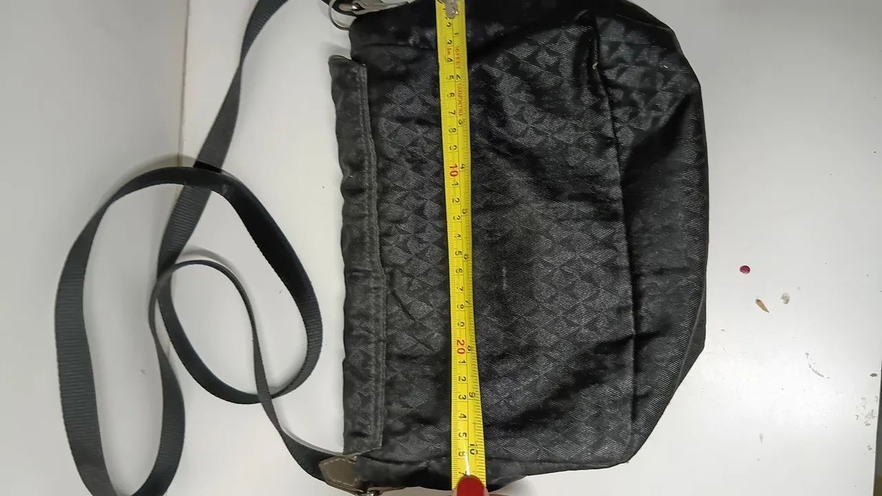 Bolsa Transversal Kipling original preta - Foto 5