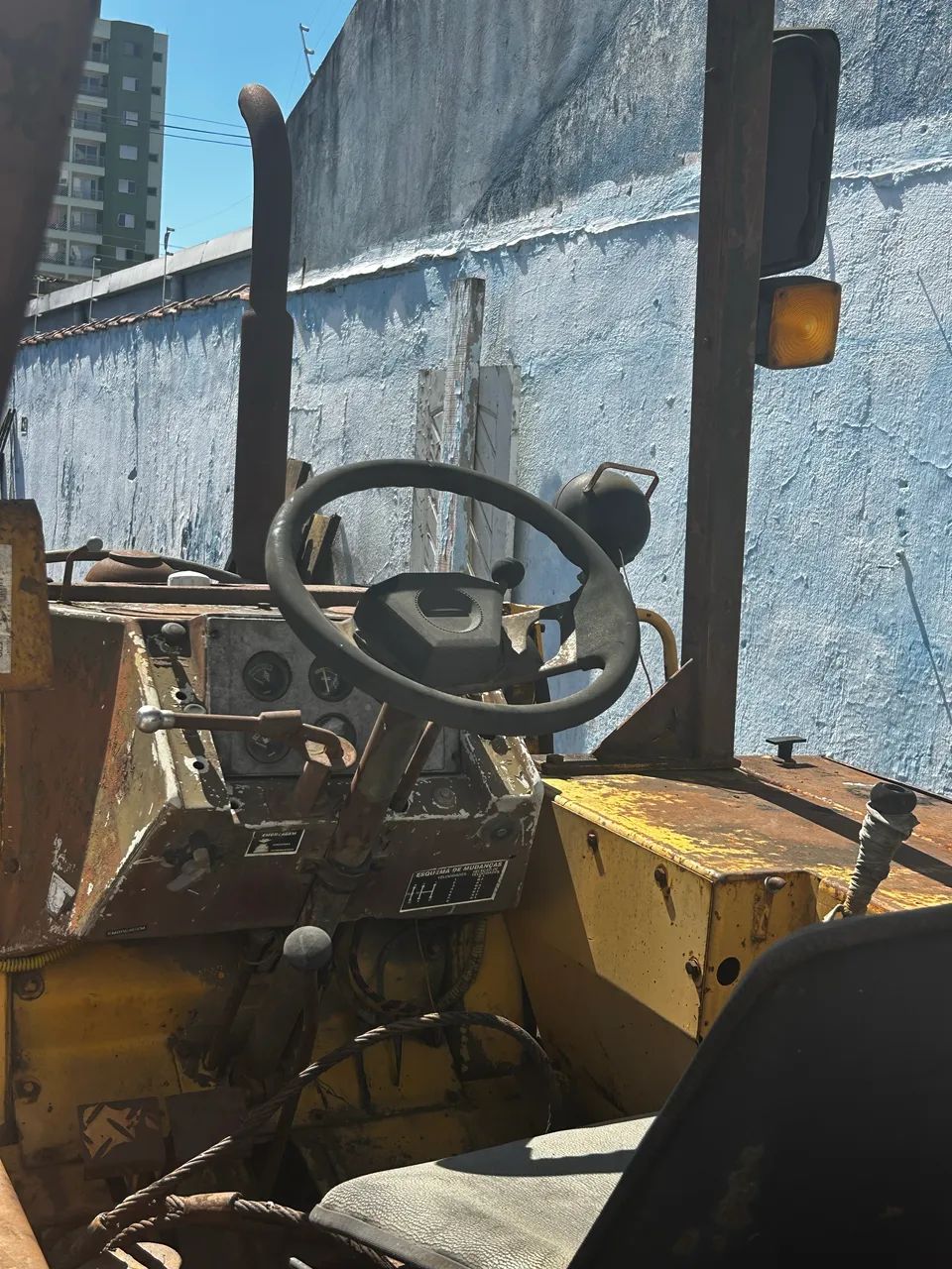RETROESCAVADEIRA CASE 580H EMPLACADA DOCUMENTADA - Foto 2