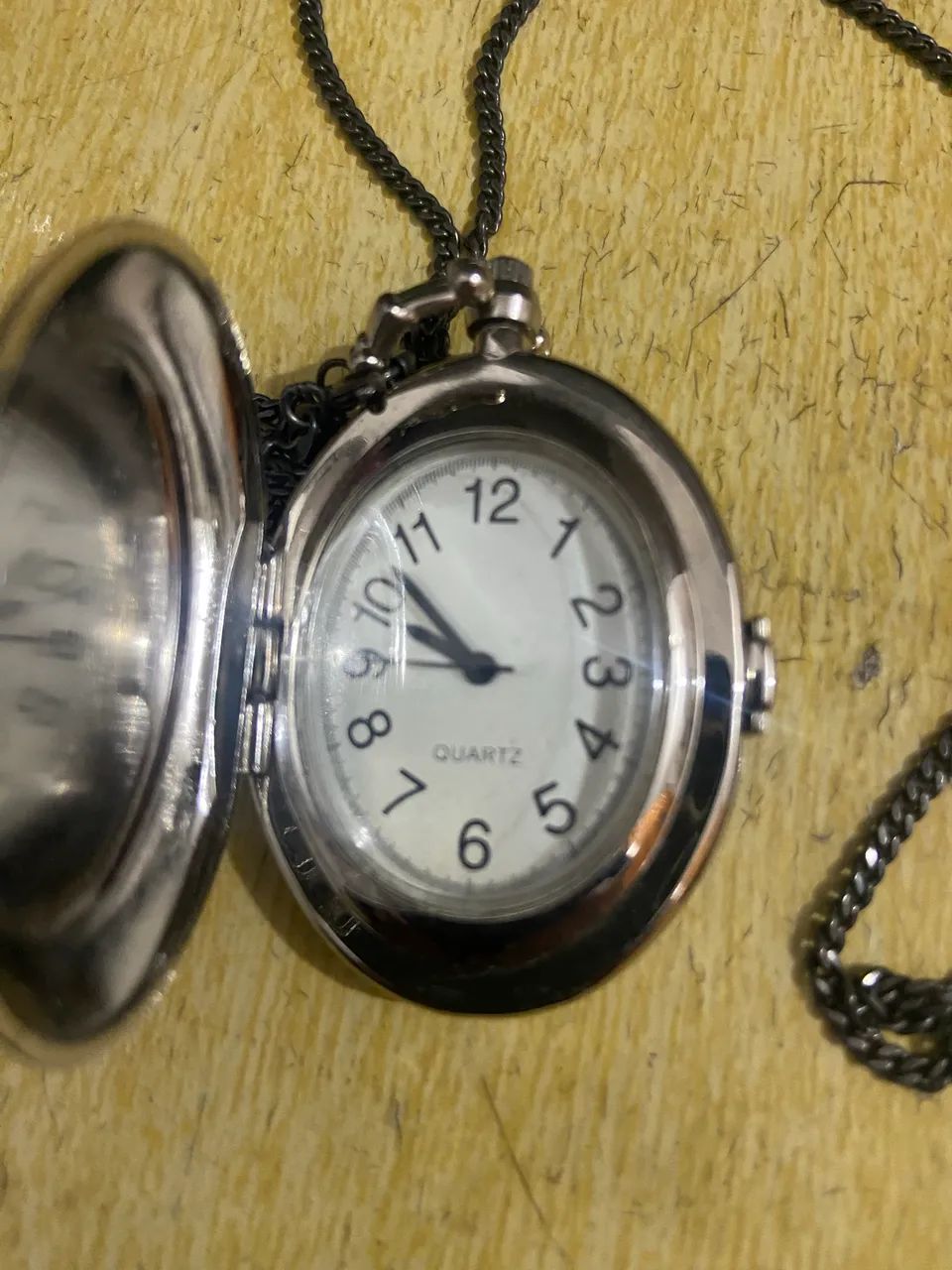 Vendo relógio de bolso antigo Quartz  - Foto 3