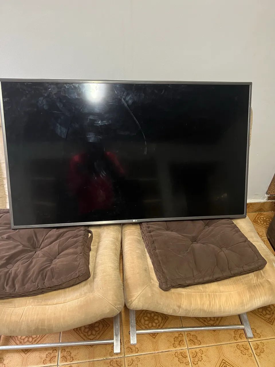 Televisão LG 50 polegadas com defeito tela quebrada 
