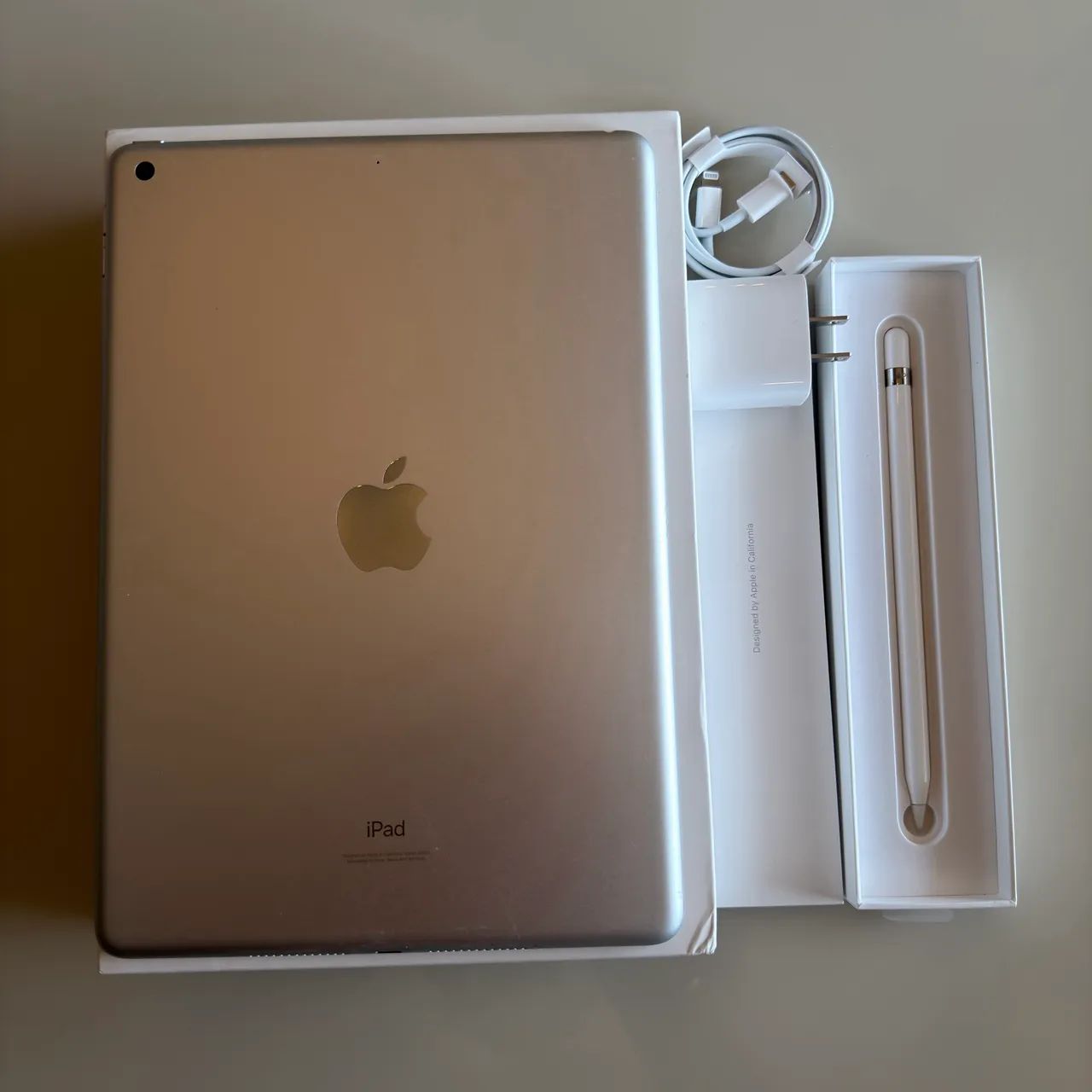 iPad 9 geração Wi-Fi + Apple Pencil 1 geração  - Foto 2