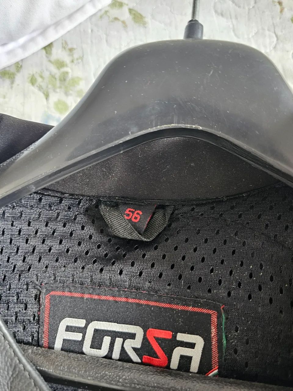 Macacão forza tamanho 56 bota 43 baixando o preço pra sair rápido 2.500 - Foto 5