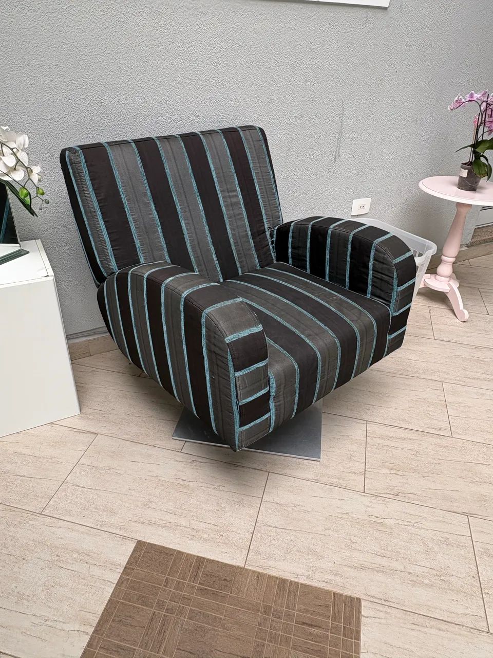 Poltrona rotatória super confortável 