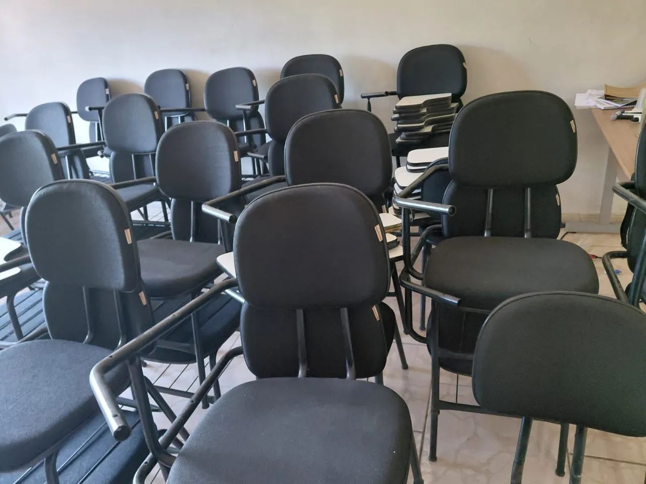 Vendo cadeiras universitária  - Foto 5