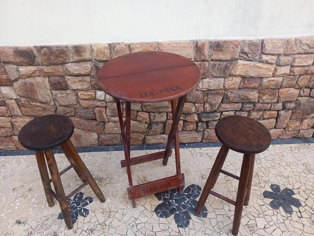  MESA BISTRÔ + 2 BANCOS - 2 CONJUNTOS CADA UM COM 1 MESA E 2 BANCOS - Foto 5