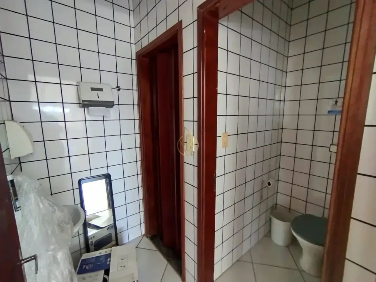 Loja comercial espaçosa 321m² com 2 banheiros na Avenida dos Trabalhadores, Mogi Guaçu - Foto 8
