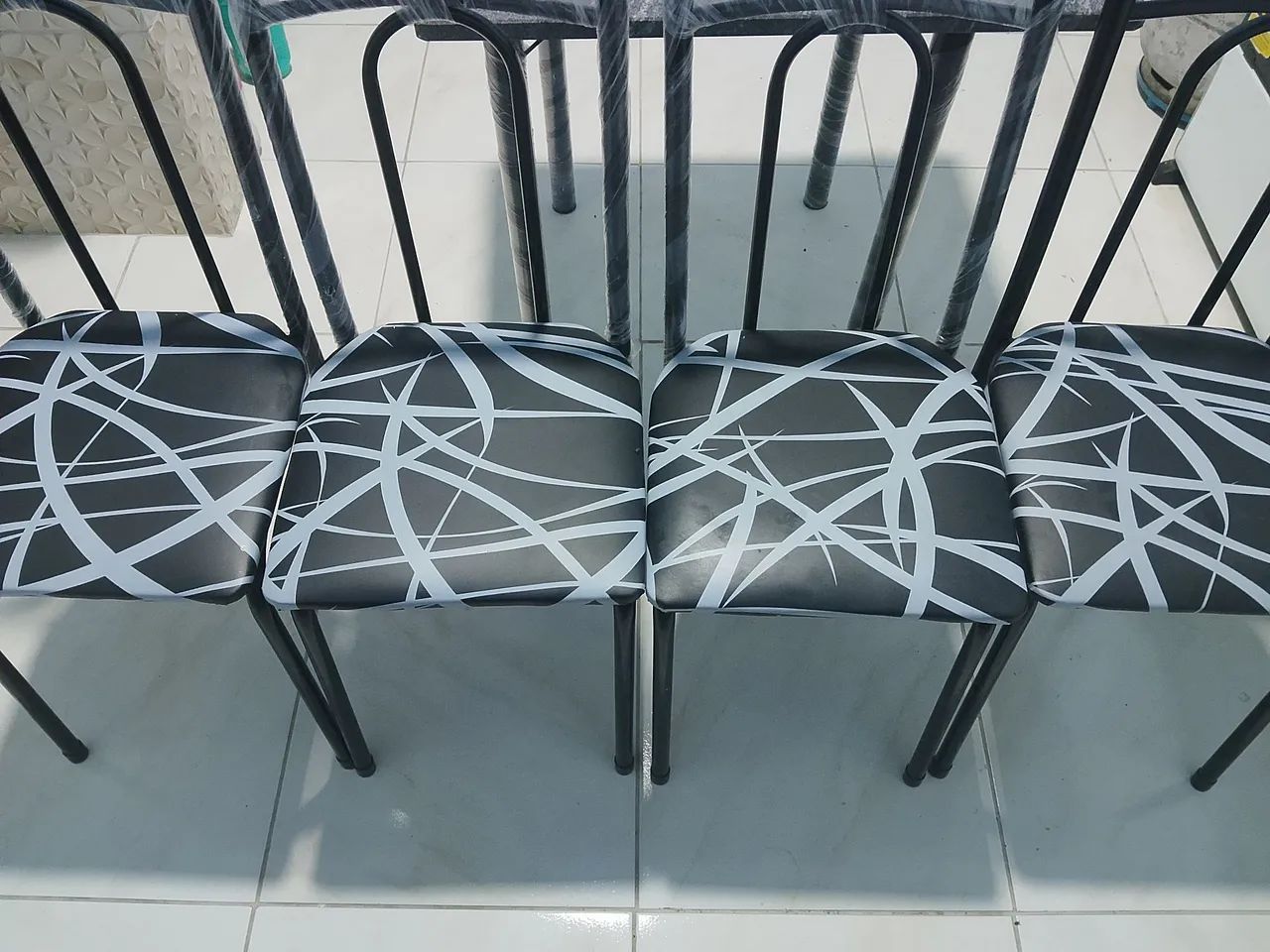 Mesa de 4 cadeiras  - Foto 5