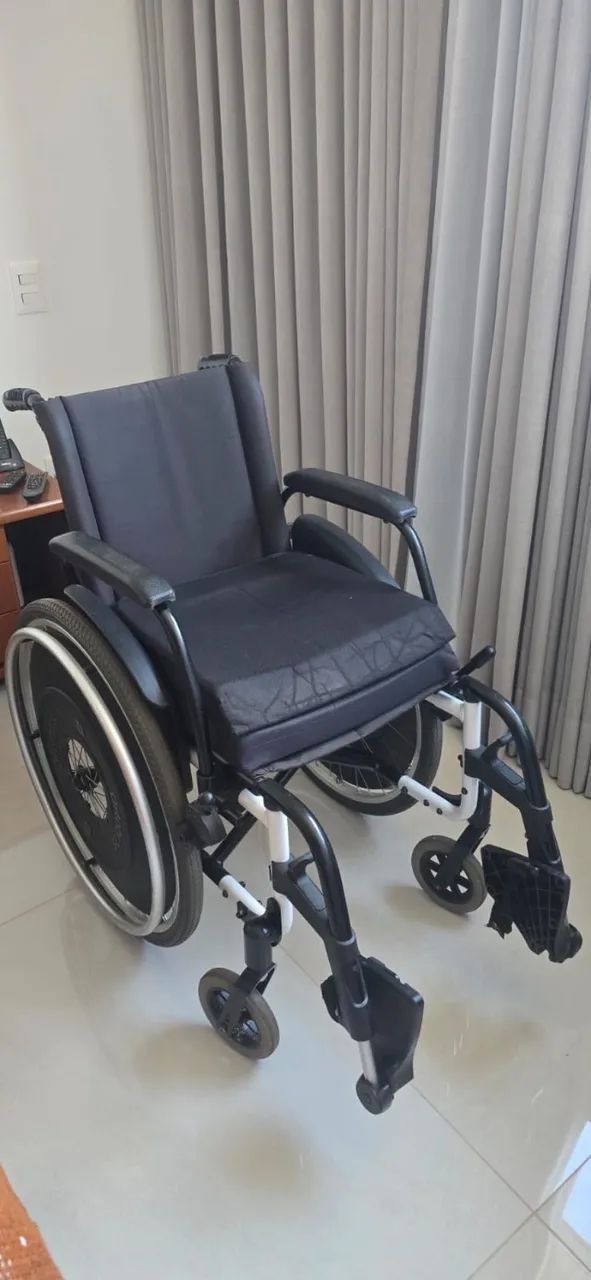 Cadeira de rodas Ortobras  recém revisada