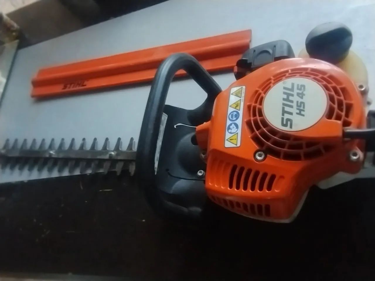 Máquina  sthil hs 45 , pra aparar cerca viva etc.semi nova revisada . 1,330,00
