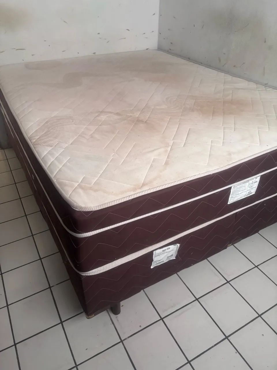 CAMA Queen POUCO USADA