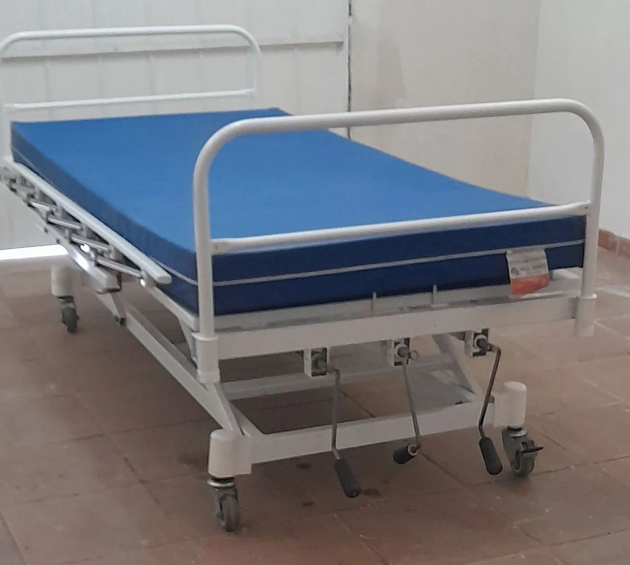 Cama Hospitalar e movimentos - Foto 2
