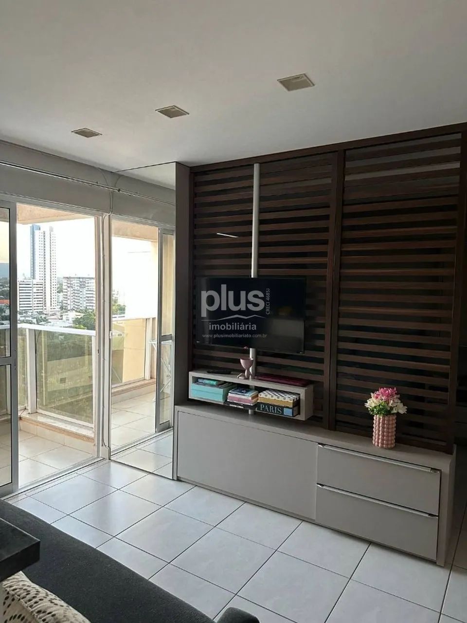 FLAT MOBILIADO NO CENTURY 21 | 204 SUL | ANDAR ALTO - Foto 2
