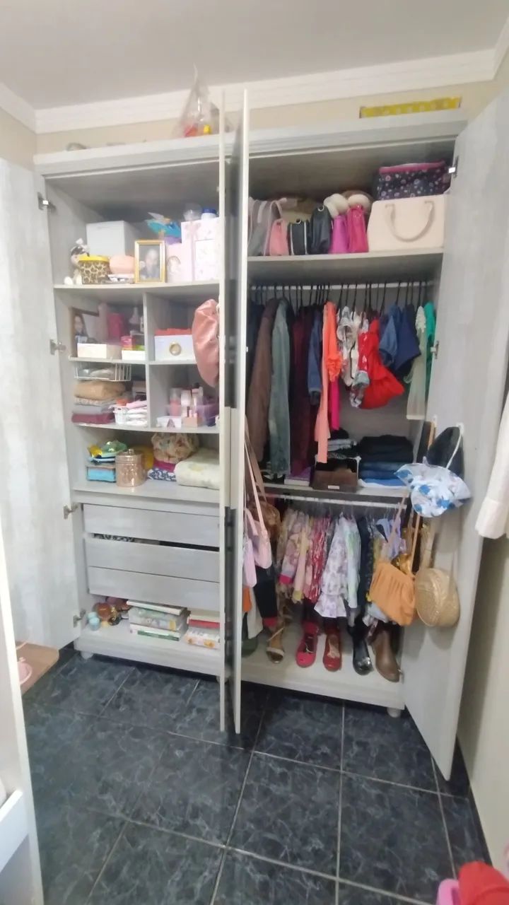 Guarda roupa 4 portas espaçoso  - Foto 4