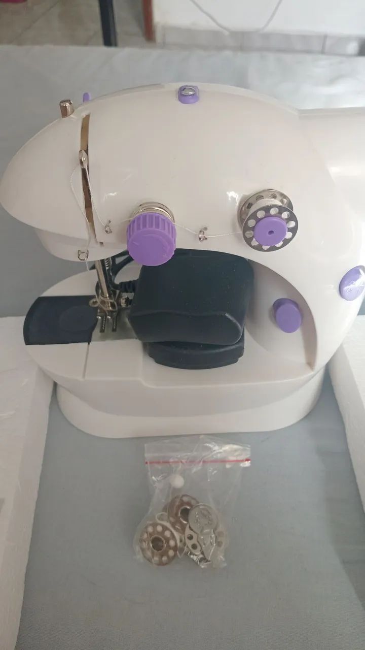 Mini Máquina de costura 