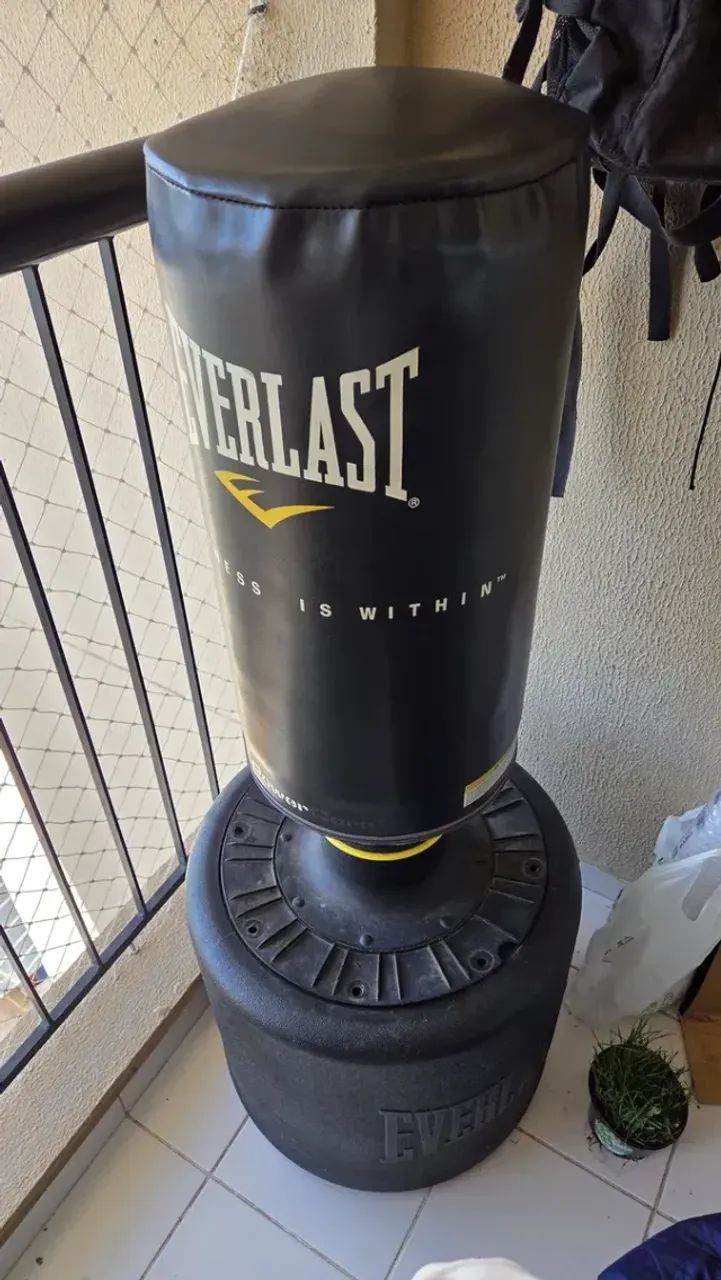 Saco De Boxe Torre Com Base De Chão Powercore Everlast Preto (Usado)