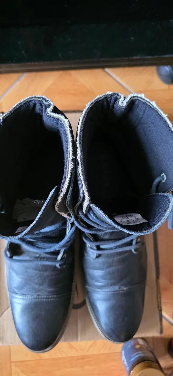 Bota em couro cano alto pouco usada 40 - Foto 3