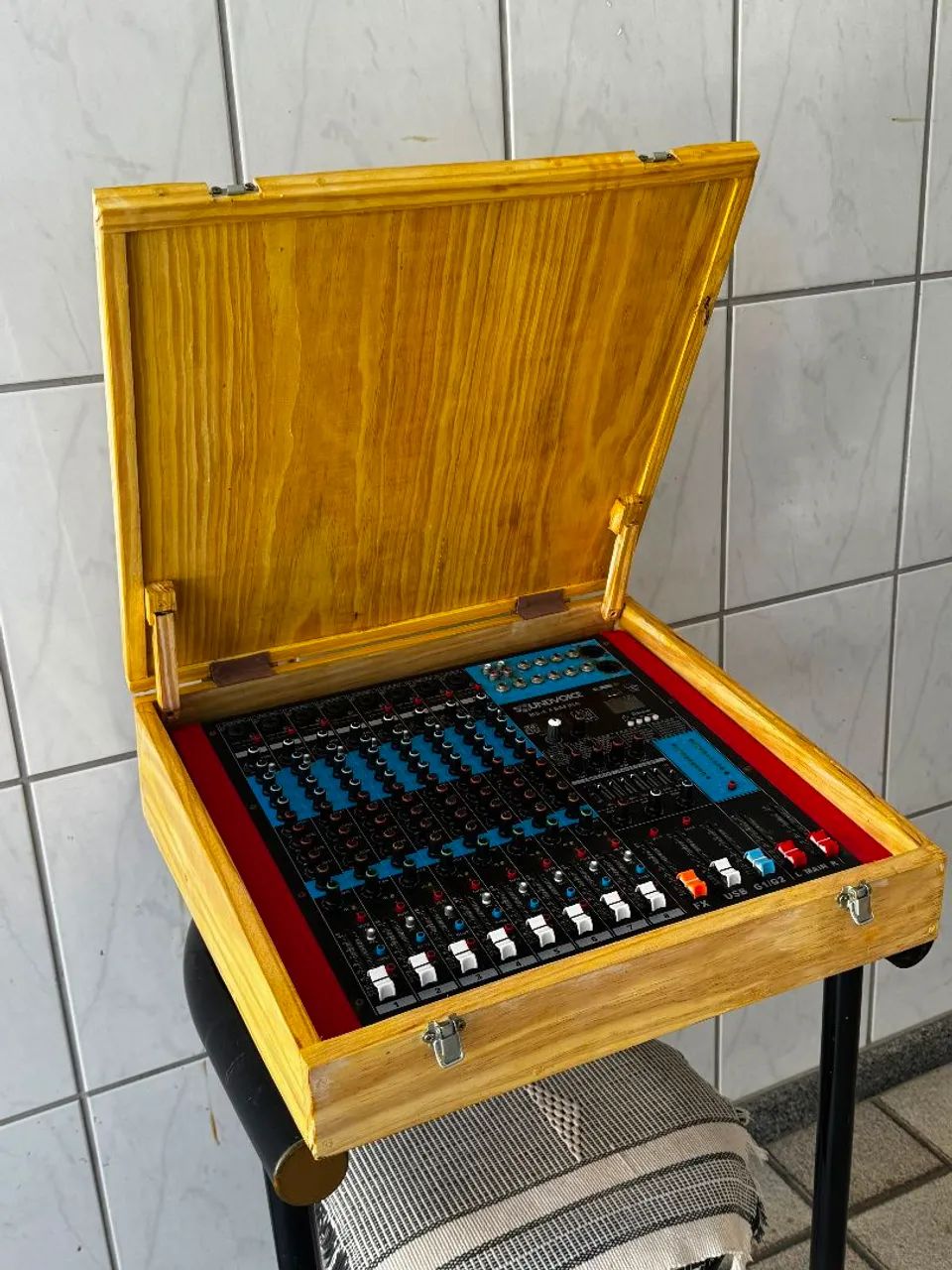 Case em madeira pra mesa de som - Foto 4