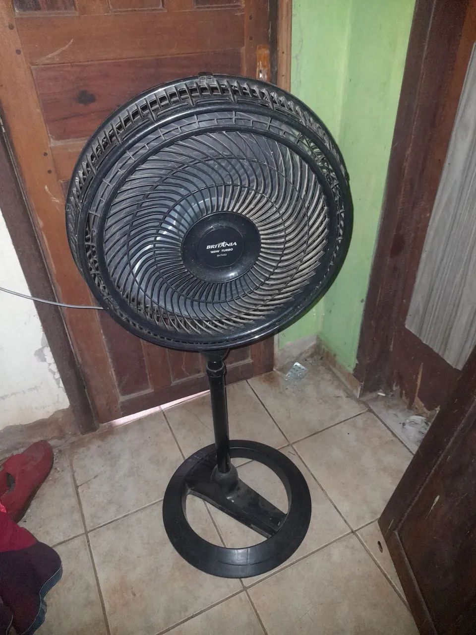 Vendo um ventilador de pe