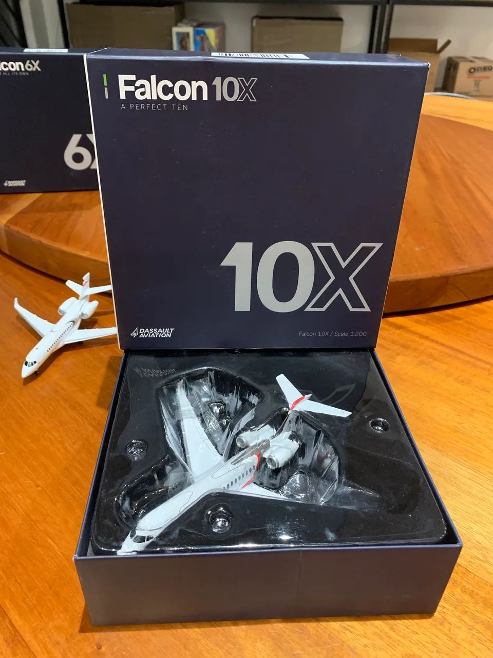 Miniatura Dassault Falcon 10X 1/200 - Foto 4