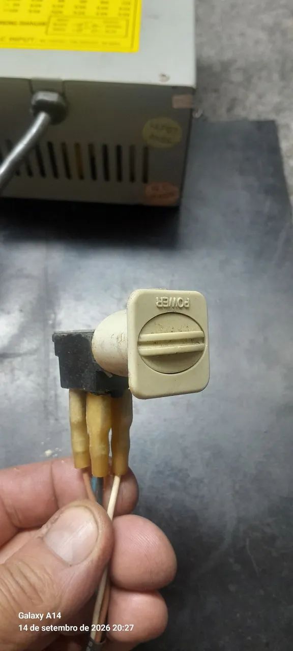 Fonte computador antigo com chave  - Foto 3