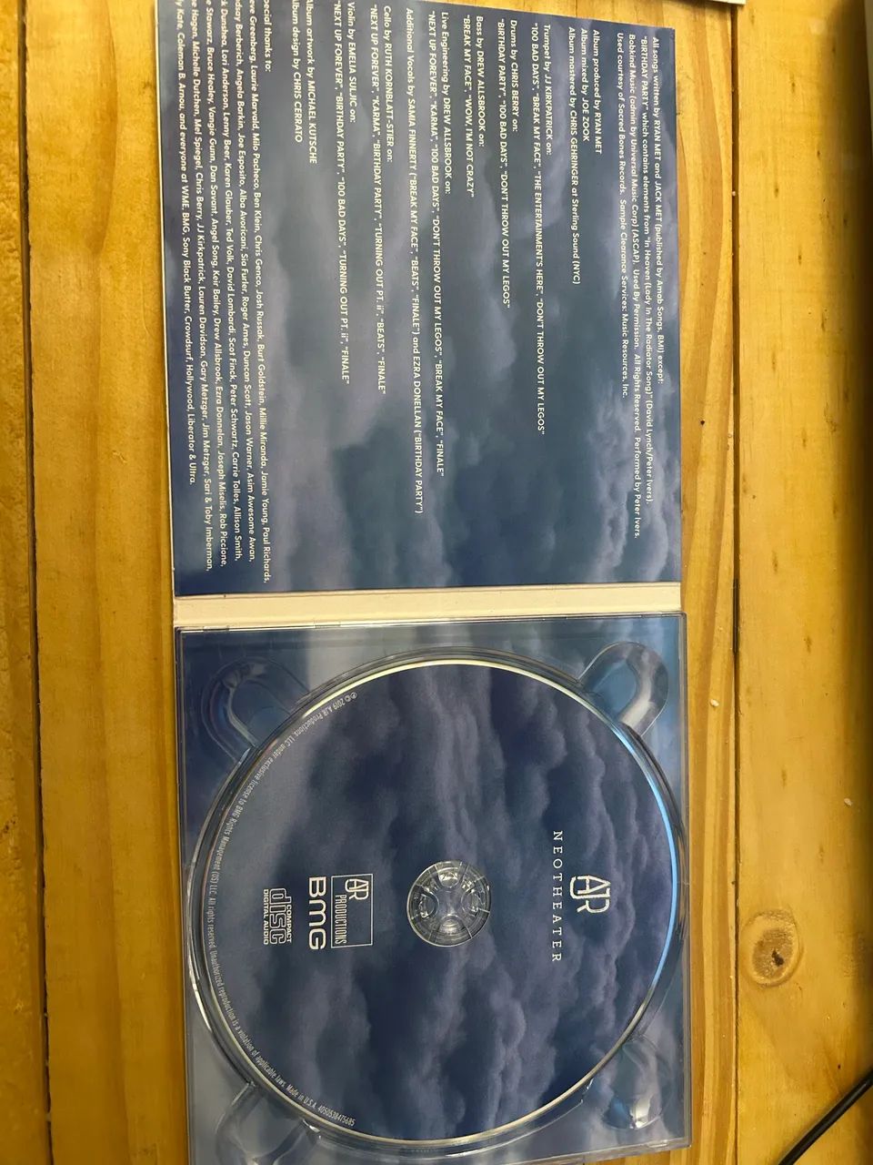 CD Neotheater - AJR (Importado) - Foto 3