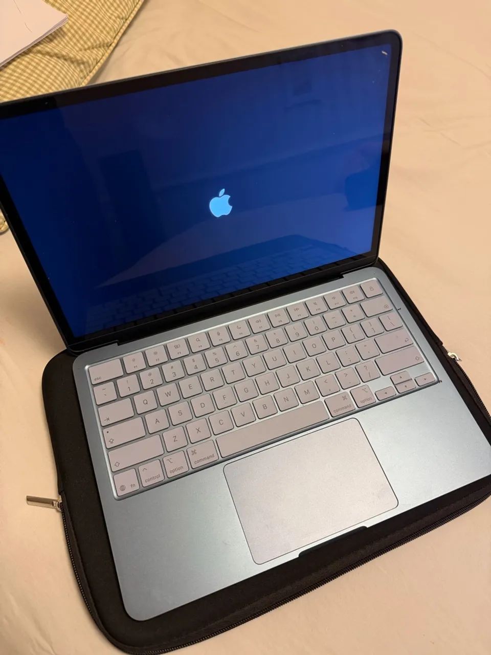 Vendo esse MacBook Neo/ Semi novo  - Foto 2