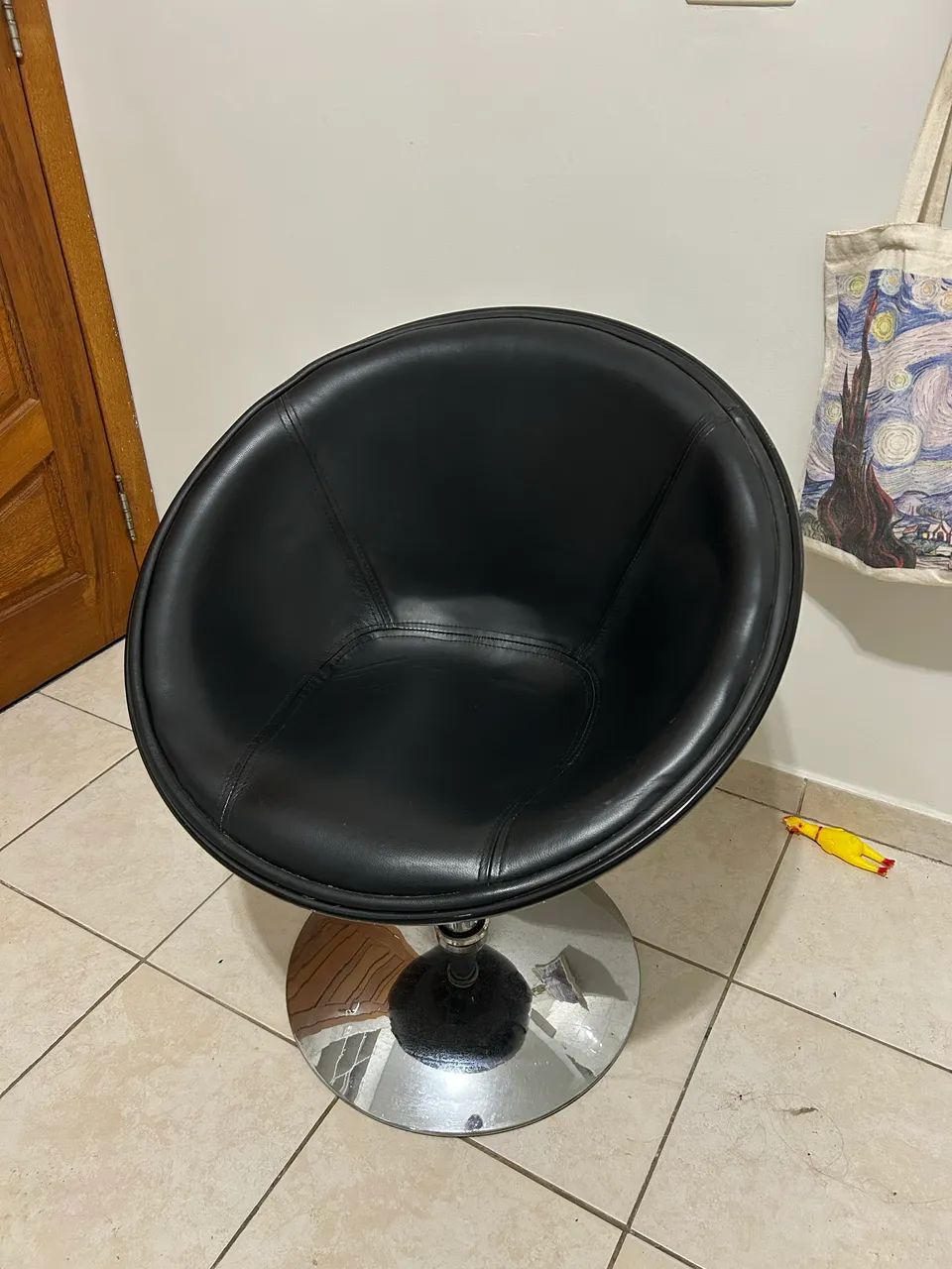 Poltrona Egg/Bowl Giratória Preta - Courino + Base Cromada - Foto 5