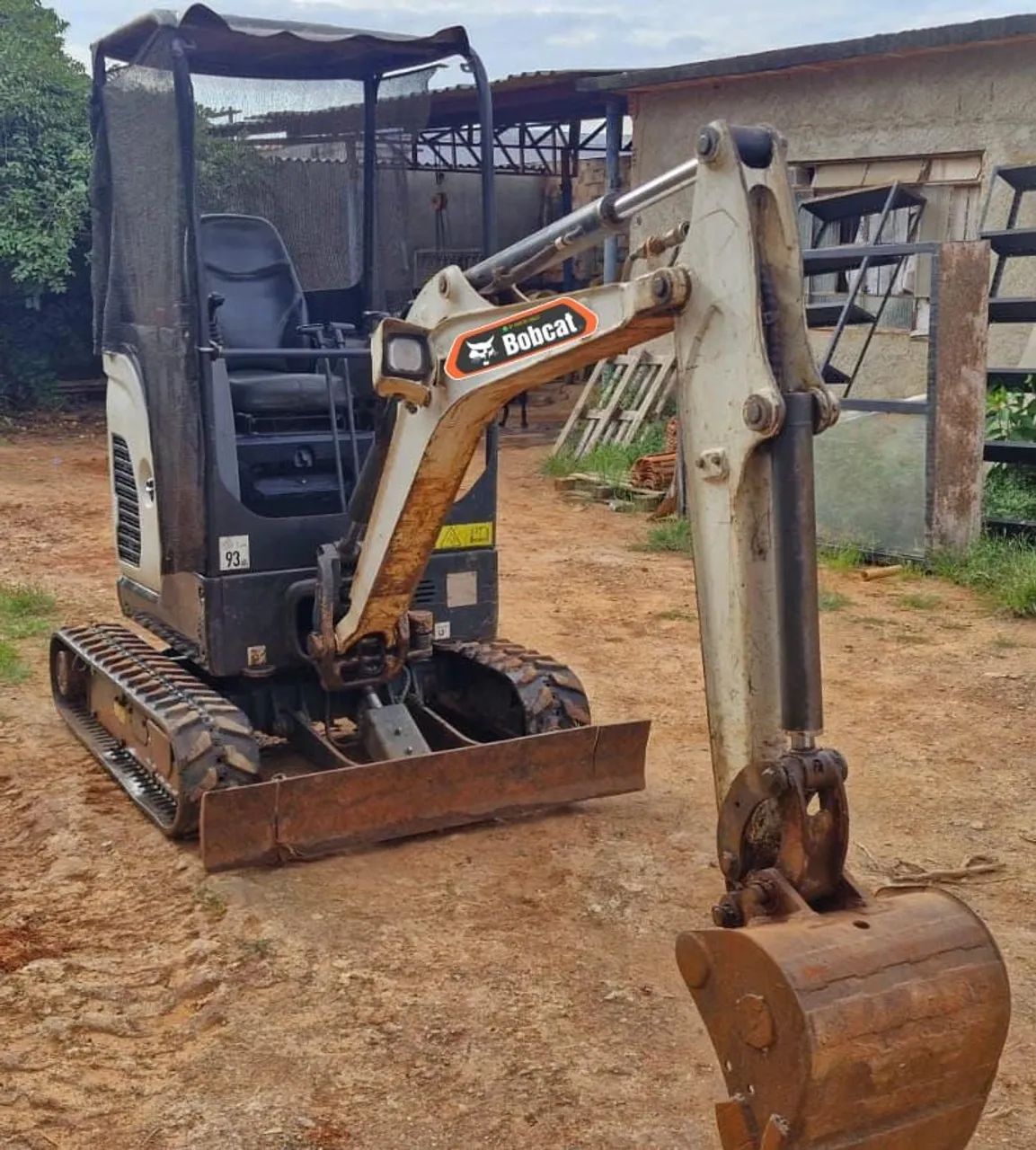 Mini escavadeira Bobcat E20 é conchas 