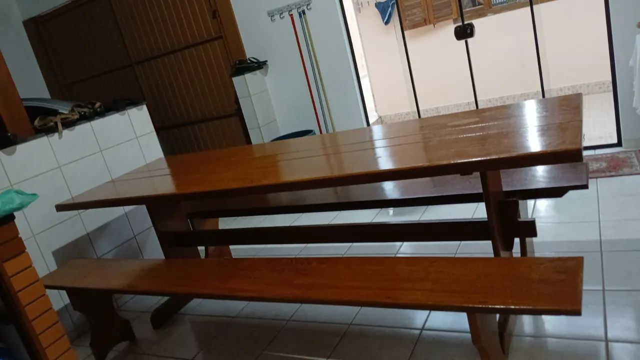 Mesa e bancos angelim pedra
