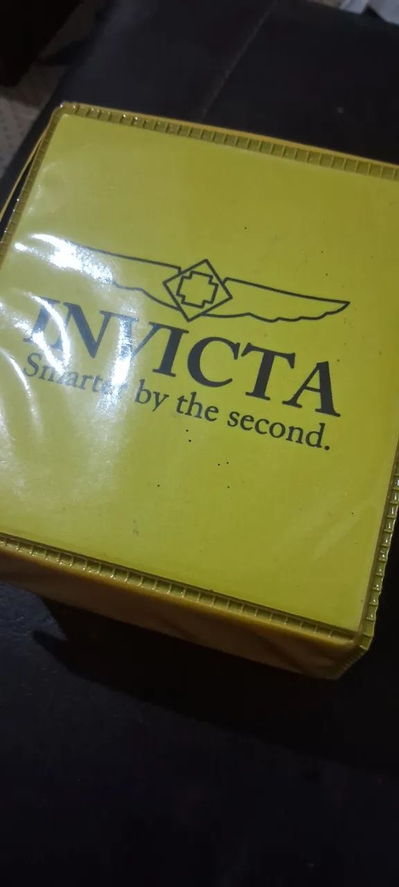 Vendo relógio dourado (invicta)