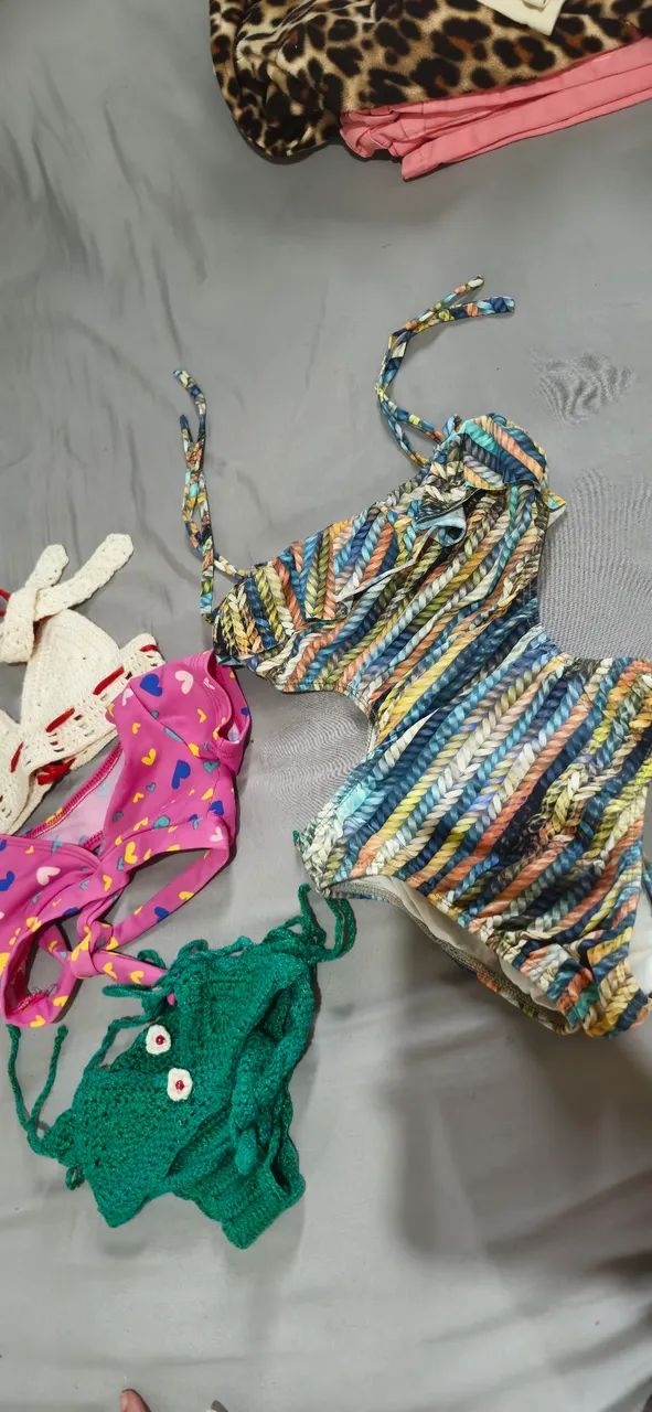 Desapego maiôs e biquínis e chapéu  - Foto 2