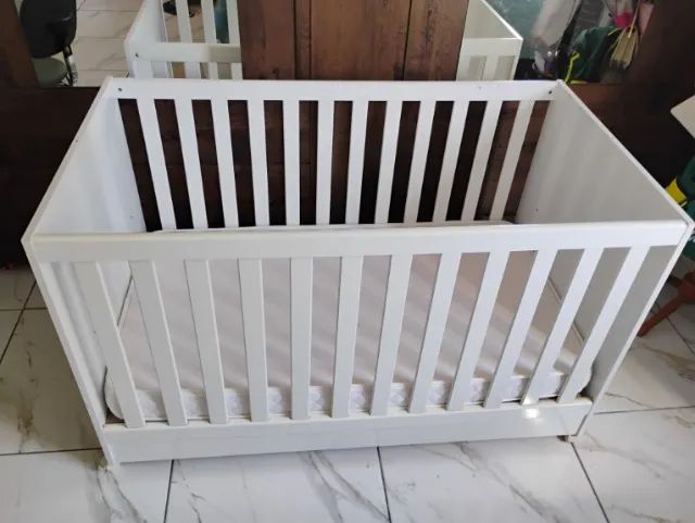 Berço com colchão 