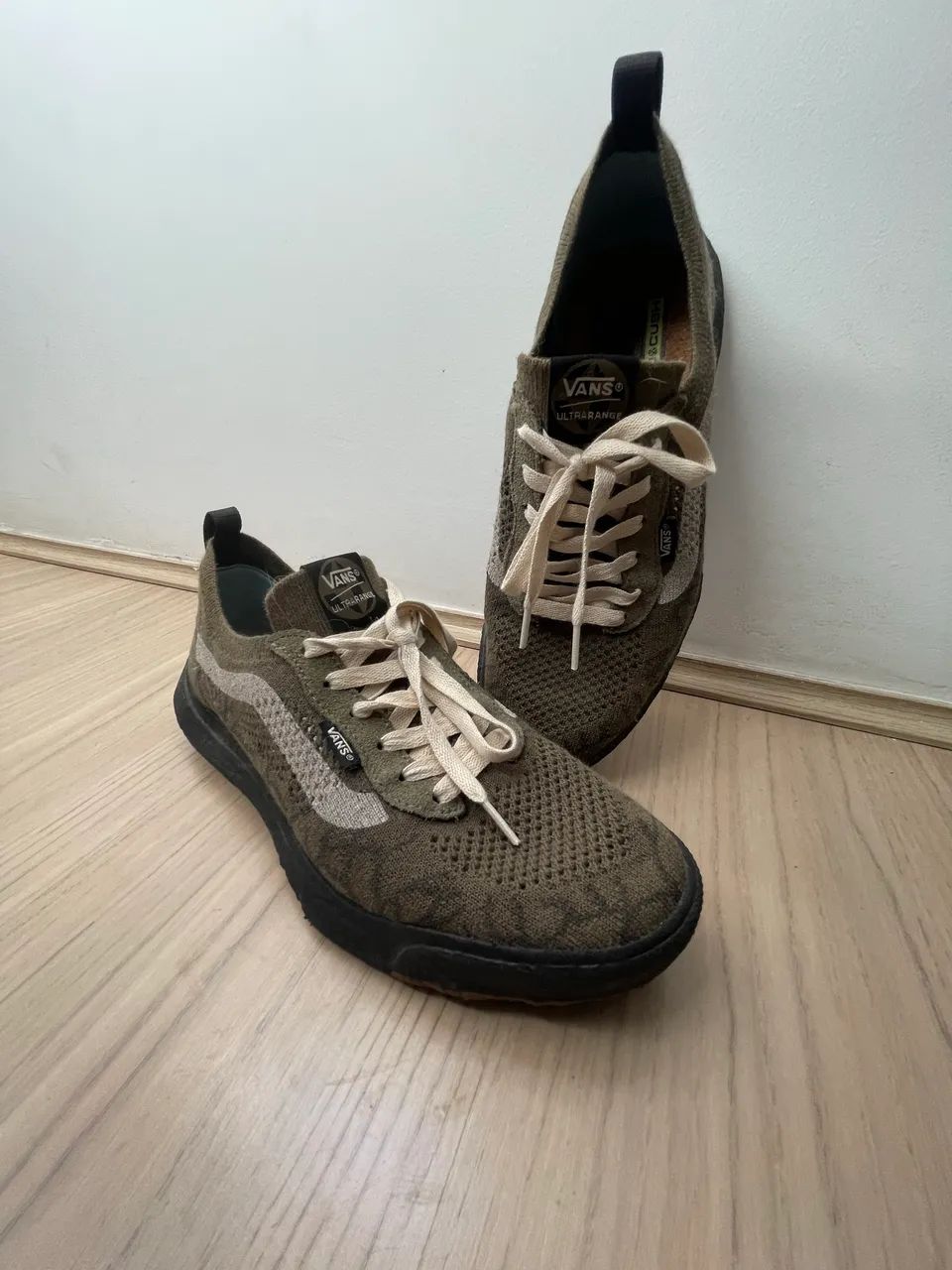O tênis Vans UltraRange VR3