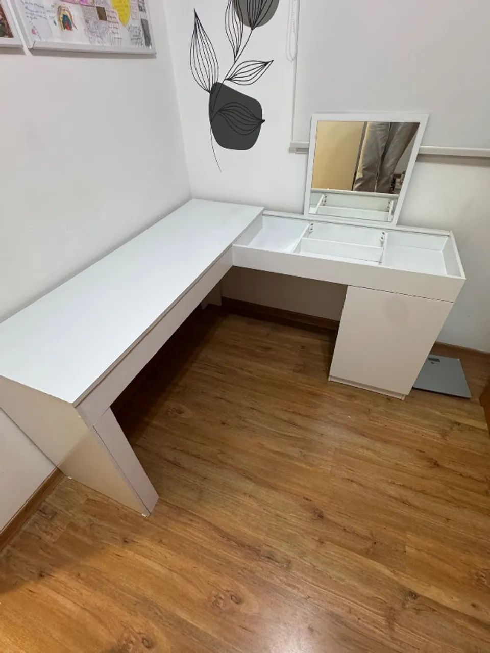 Dressing Table468261419500195840