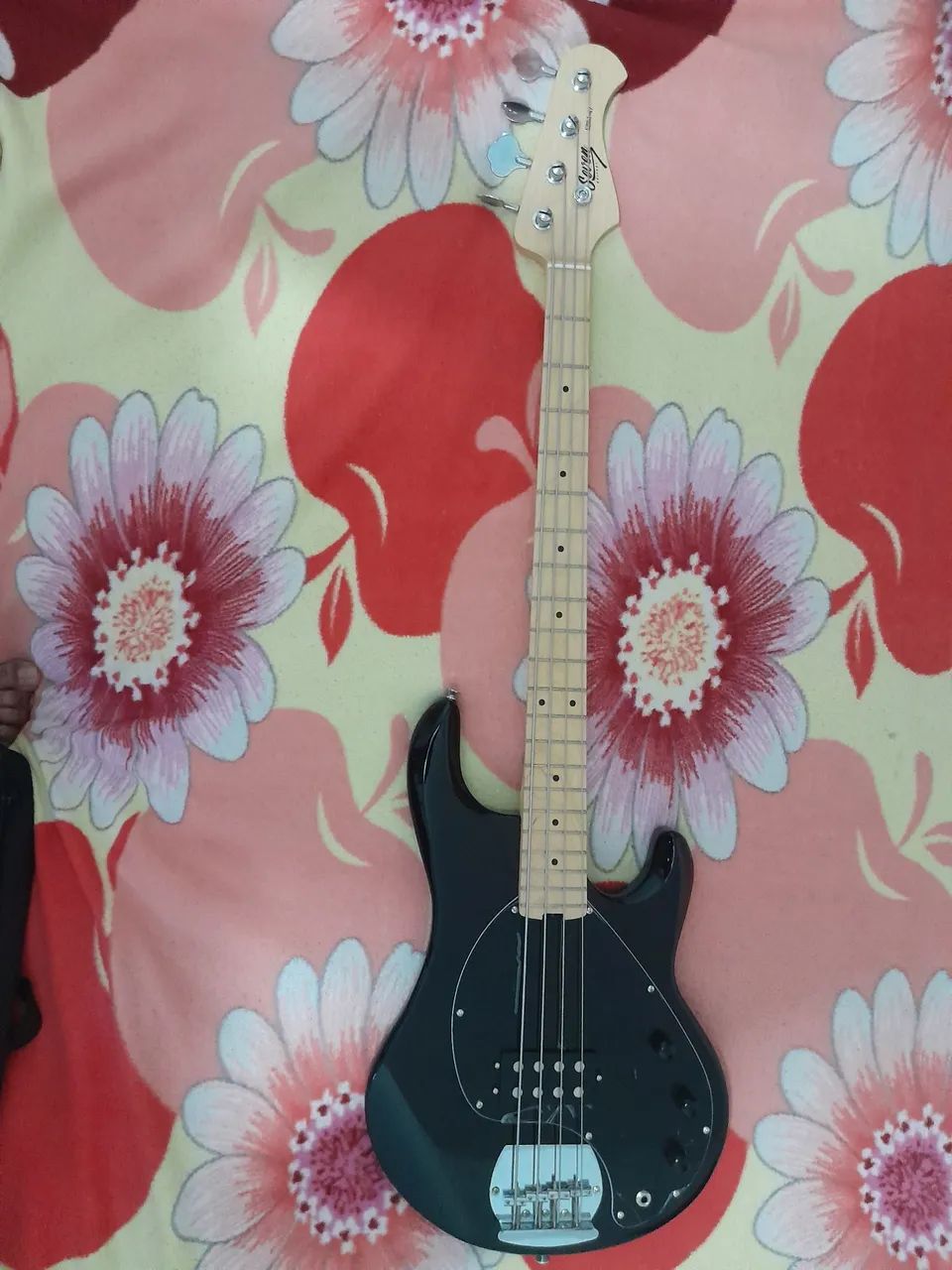 Baixo seven 4 cordas  - Foto 3