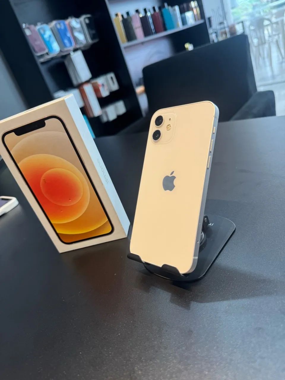iPhone 12 - 128 com caixa - Foto 2