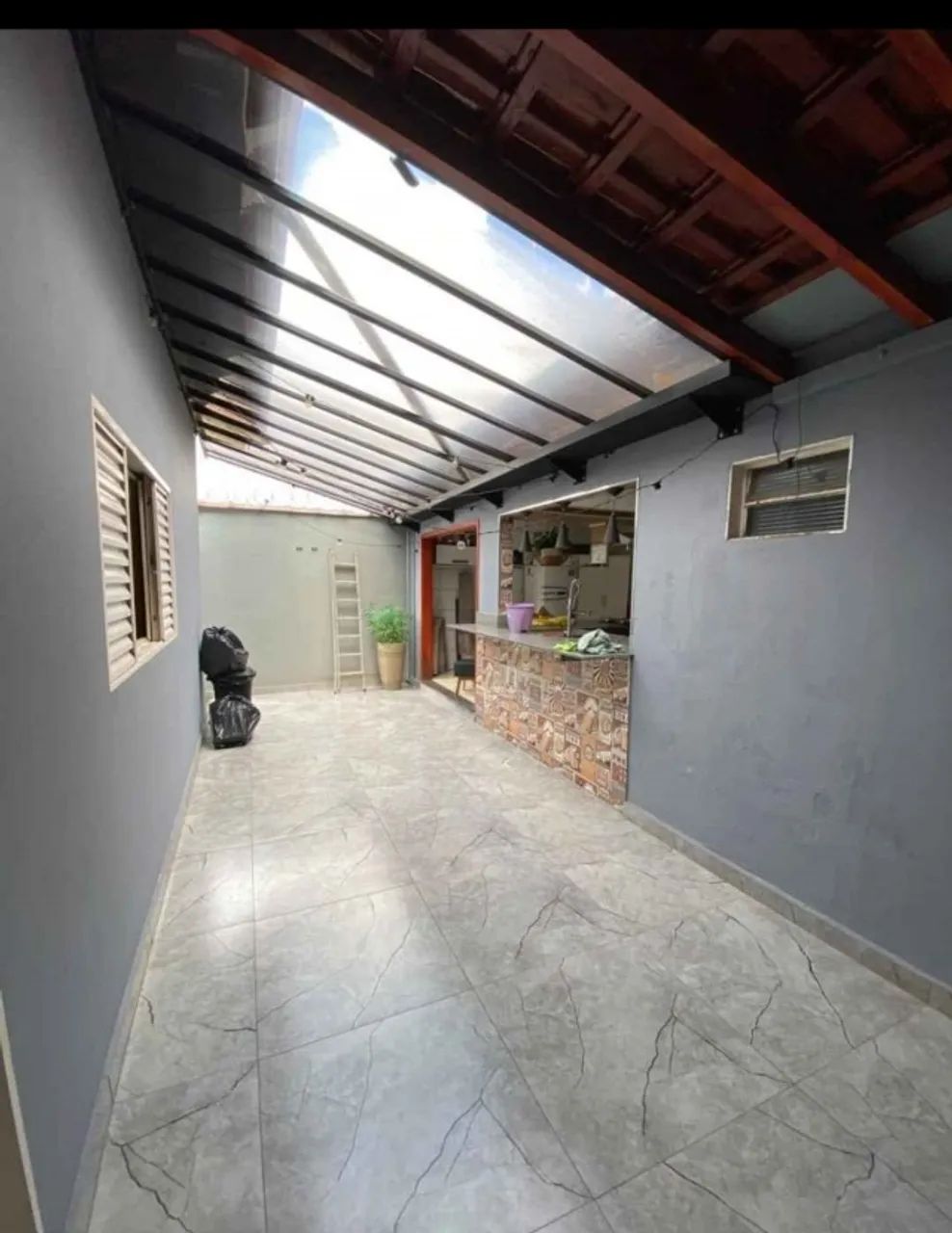 Casa com 2 Quartos e Excelente Acabamento