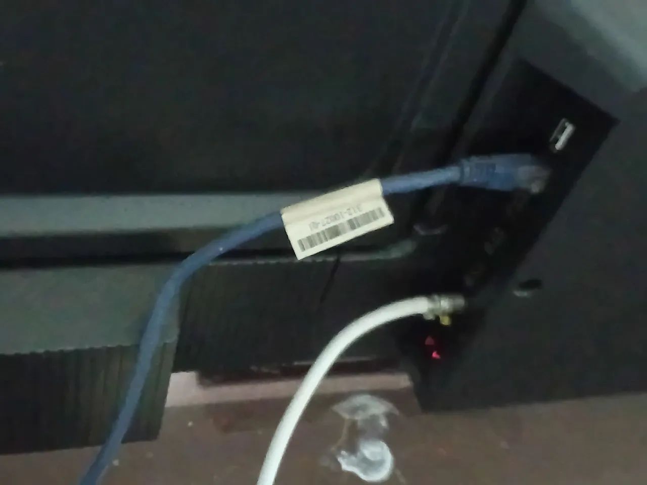 TV SEMP ROKU TV 43 POLEGADAS EM PERFEITO ESTADO - Foto 3