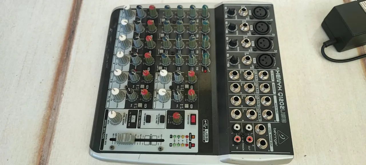 Mesa Behringer 12 canais  - Foto 4