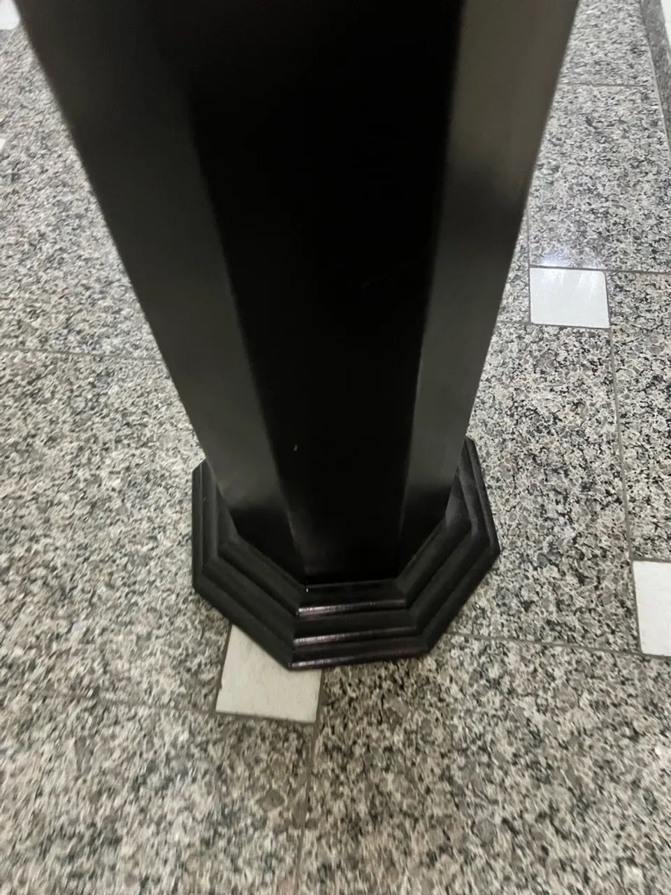 Pedestal de madeira preto - Foto 3