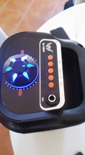CAIXA DE SOM PORTÁTIL BLUETOOTH COM LED - Foto 2