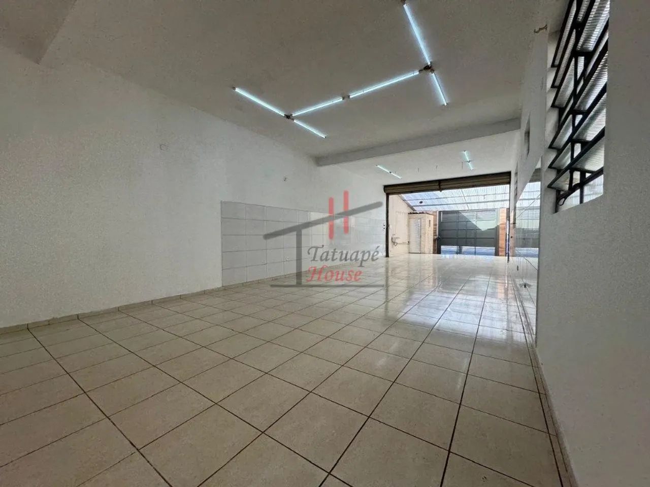 Salão Comercial 210m2 com casa nos Fundos 300m2